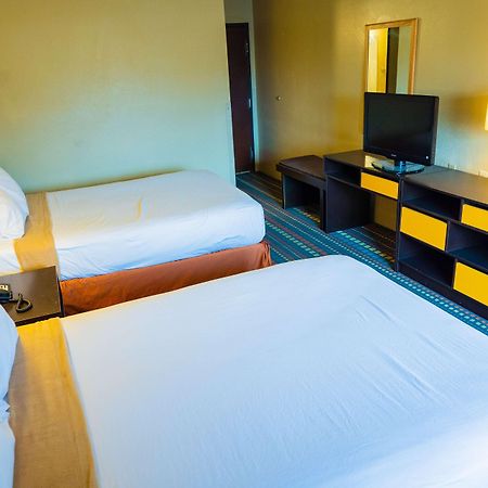 Super 8 By Wyndham Belen Nm Hotel Exterior photo