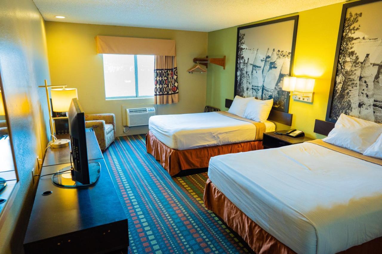 Super 8 By Wyndham Belen Nm Hotel Exterior photo