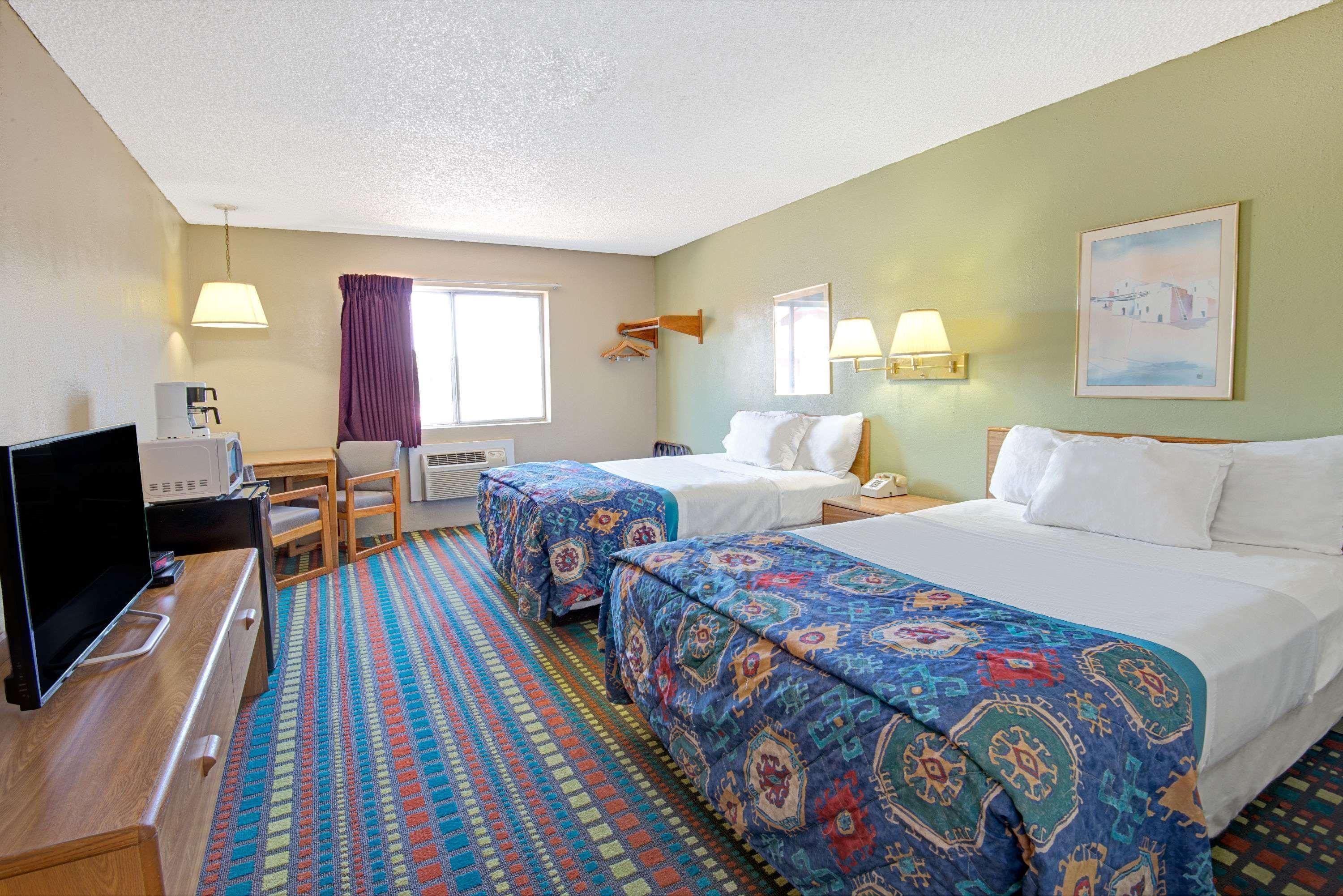 Super 8 By Wyndham Belen Nm Hotel Exterior photo